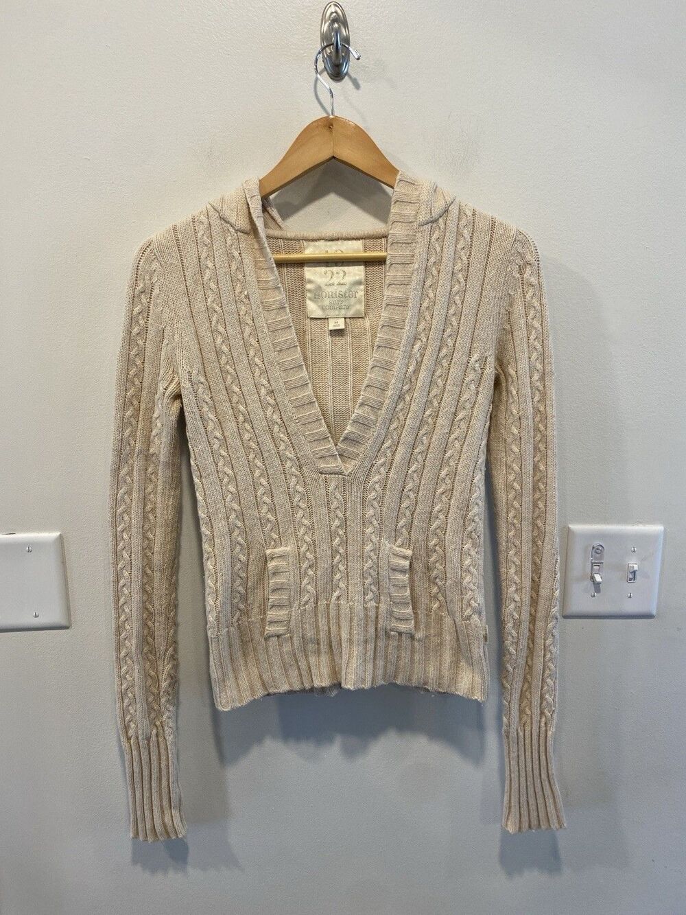 Vintage Y2K Hollister Cable Knit Hoodie Sweater Size Medium Rabbit hair fitted